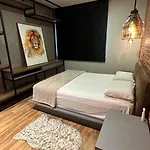 Casa Alto Padrao , Para 10 Pessoas, Com Piscina Em Foz