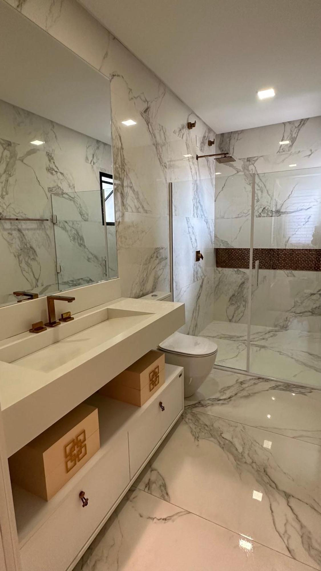Casa Alto Padrao , 10 Pessoas, Com Piscina Em Foz *